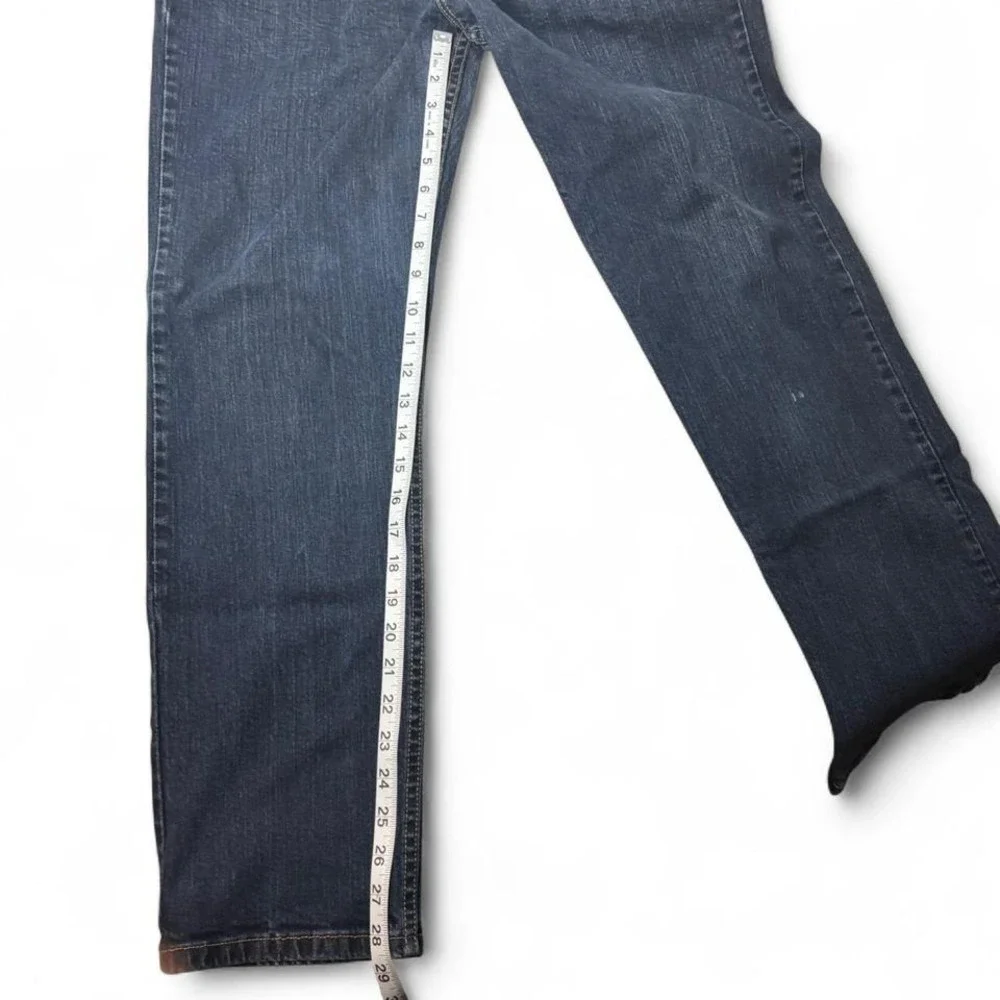 Wrangler Regular Taper Mens Jeans Dark Wash Size 32x28 Classic Blue Jeans Work